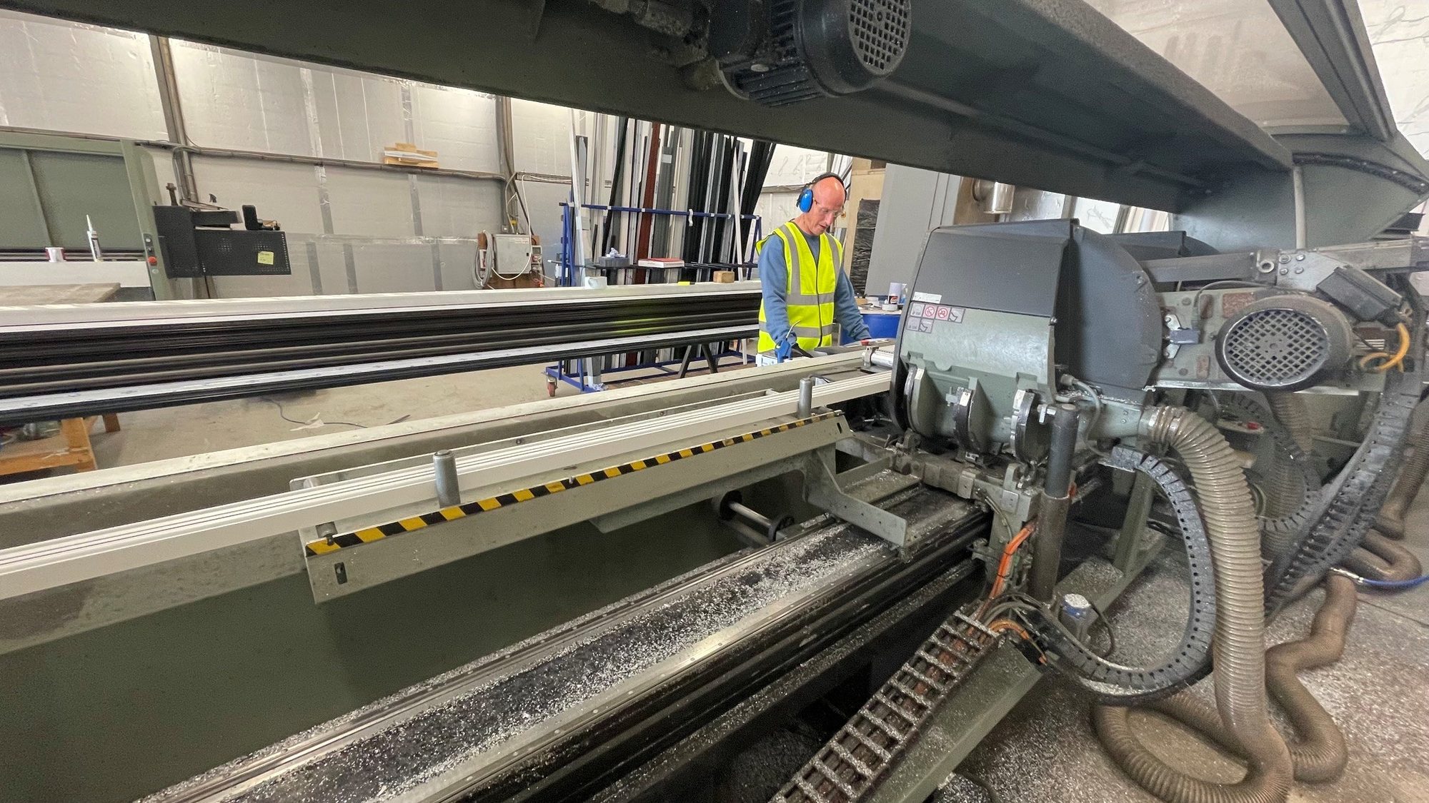 Aluminium profile machining line in the DIW workshop